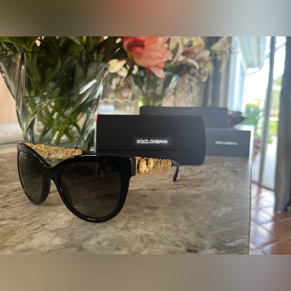 Rare Dolce & Gabbana DG 4211 Filigrana Polarized Women’s Sunglasses black gold